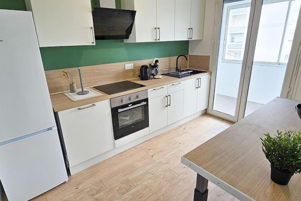 C'Est Chez Maurice! 4 Ch Wifi Balcon Parking Free Apartment Сент Етиен Екстериор снимка